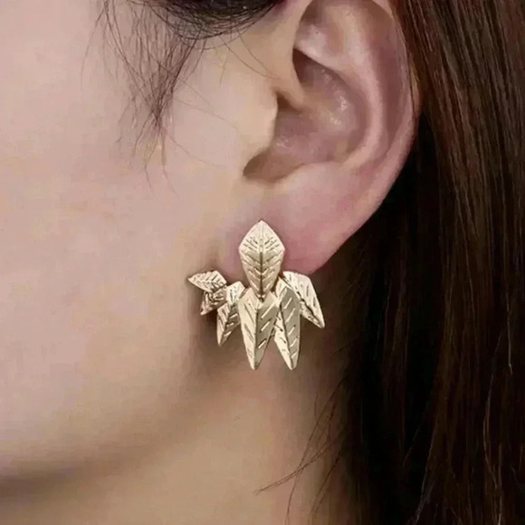 Gold Geometric Leaf Punk Earrings NWT - Picture 1 of 2